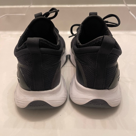 Gently worn, Reebok Women’s 8.5 HIIT Floatride black running shoe - Picture 3 of 7